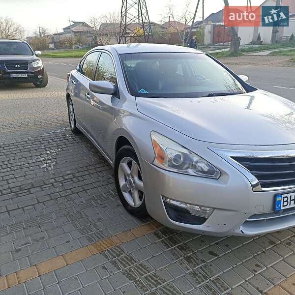 Седан Nissan Altima 2015 в Одесі