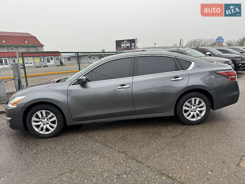 Седан Nissan Altima 2014 в Киеве