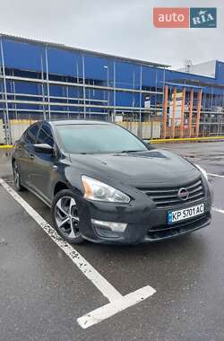 Седан Nissan Altima 2015 в Запорожье