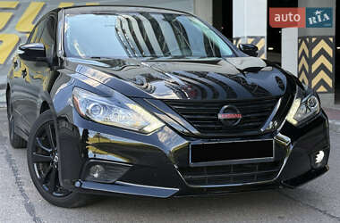 Седан Nissan Altima 2018 в Києві