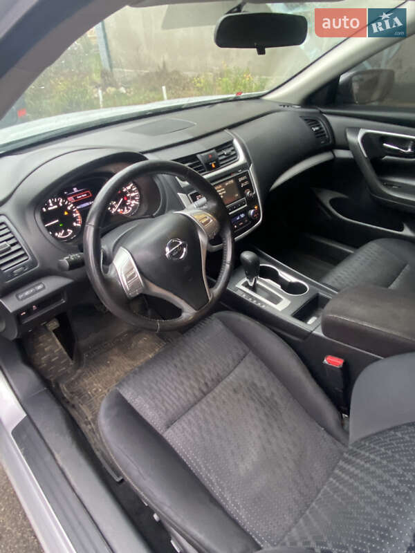 Седан Nissan Altima 2016 в Киеве фото 7 Седан Nissan Altima 2016 в Киеве