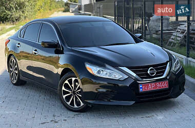 Седан Nissan Altima 2016 в Ивано-Франковске