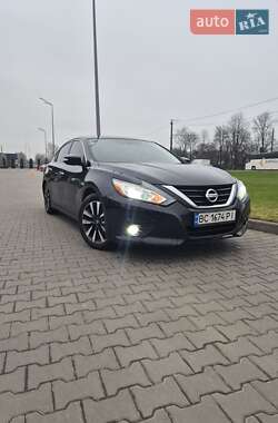 Седан Nissan Altima 2018 в Житомире