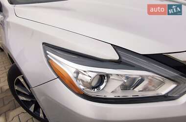 Седан Nissan Altima 2016 в Києві
