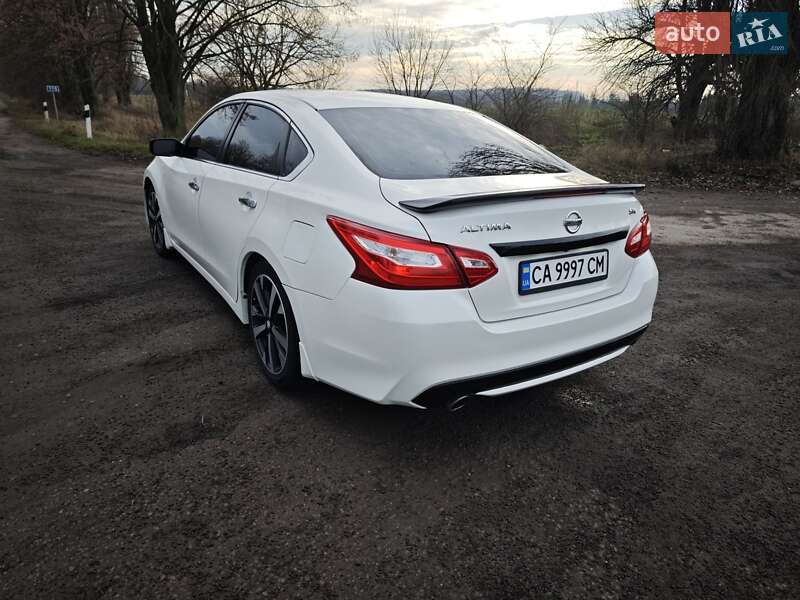 Седан Nissan Altima 2017 в Белой Церкви