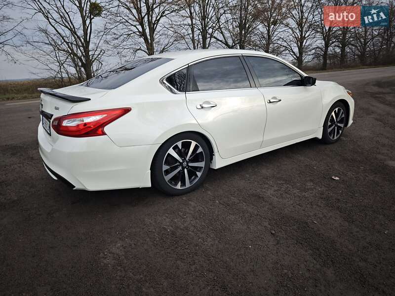 Седан Nissan Altima 2017 в Белой Церкви