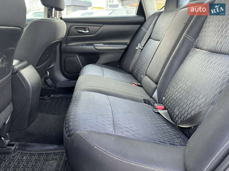 Седан Nissan Altima 2015 в Киеве