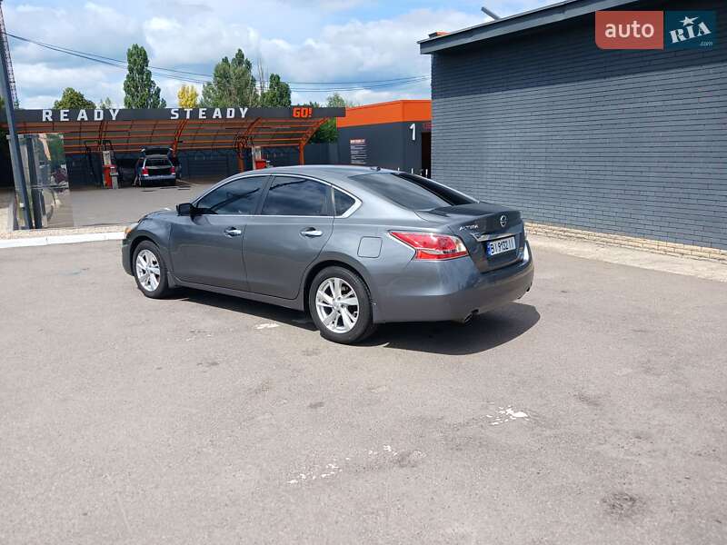 Седан Nissan Altima 2015 в Харкові