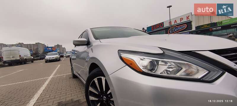 Седан Nissan Altima 2016 в Києві