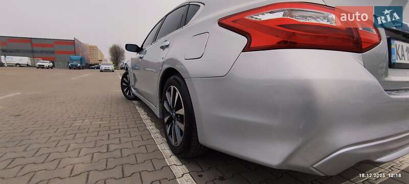 Седан Nissan Altima 2016 в Києві