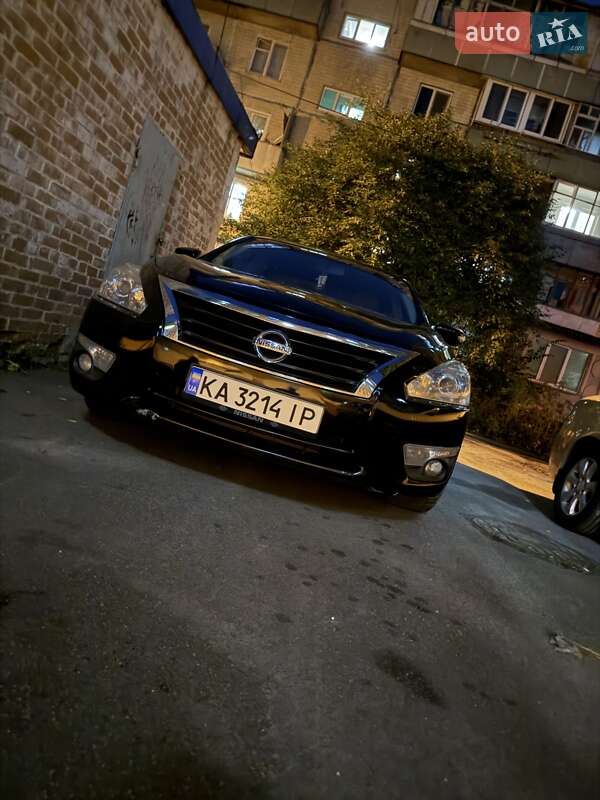 Седан Nissan Altima 2013 в Киеве фото Седан Nissan Altima 2013 в Киеве