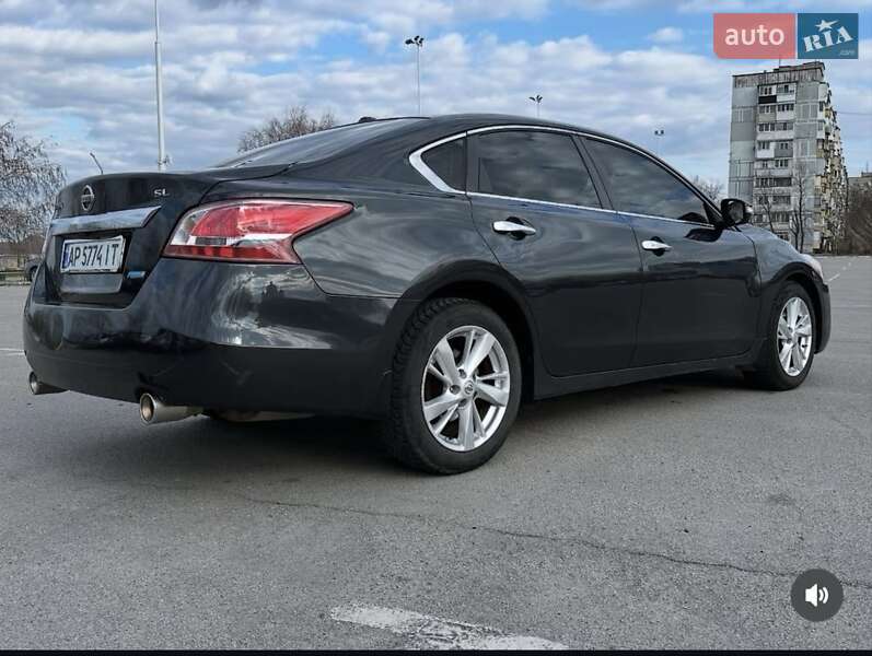 Седан Nissan Altima 2013 в Львове