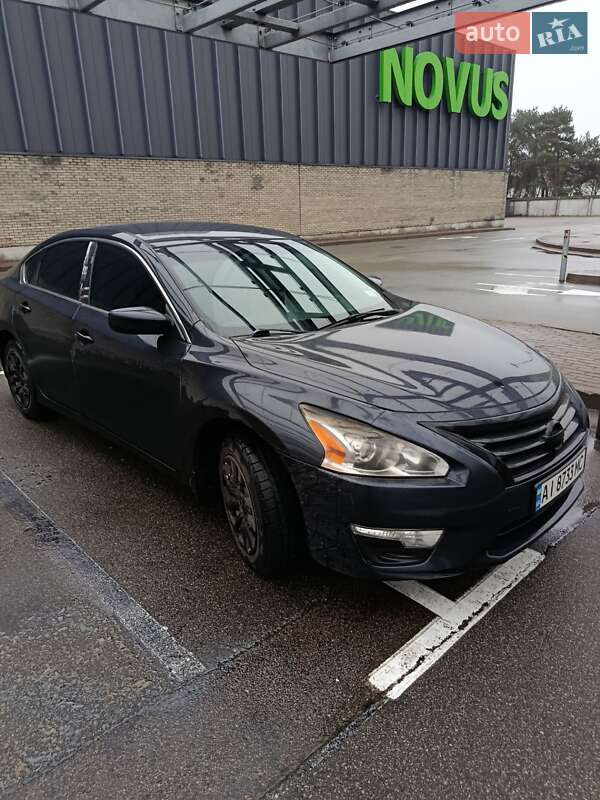 Седан Nissan Altima 2015 в Киеве