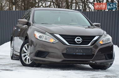 Седан Nissan Altima 2016 в Дрогобыче