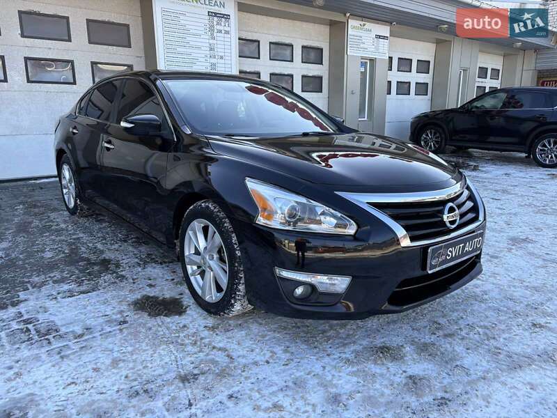 Седан Nissan Altima 2015 в Миколаєві