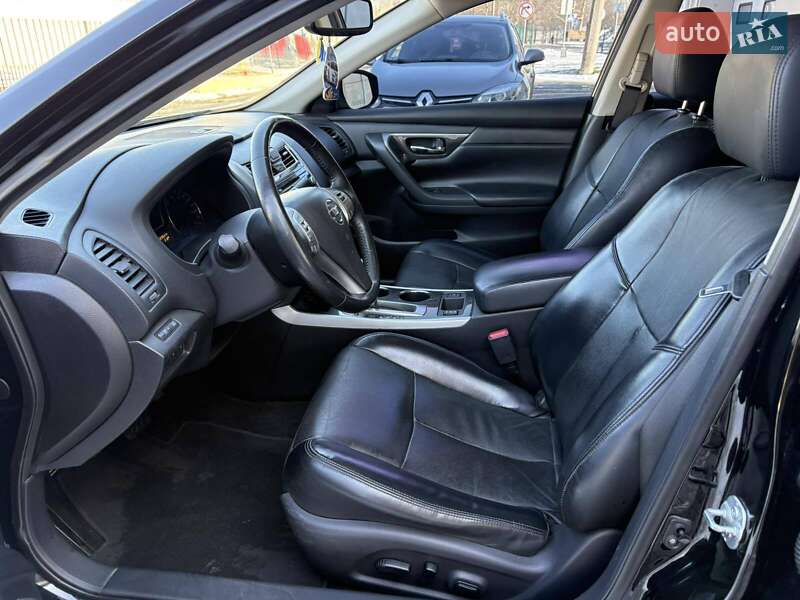 Седан Nissan Altima 2015 в Миколаєві