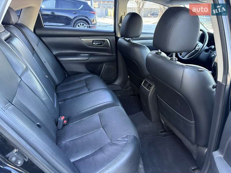 Седан Nissan Altima 2015 в Миколаєві