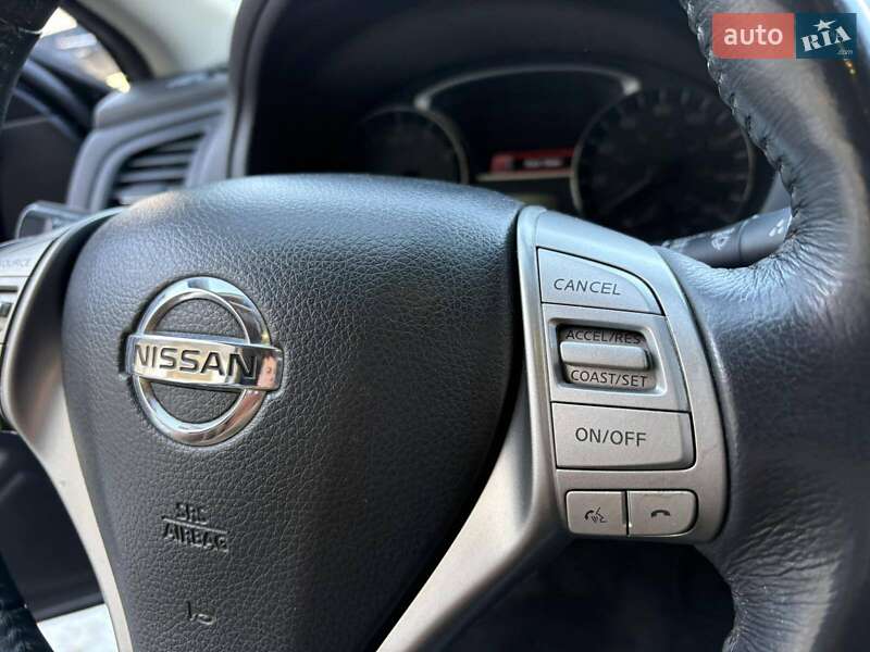 Седан Nissan Altima 2015 в Миколаєві
