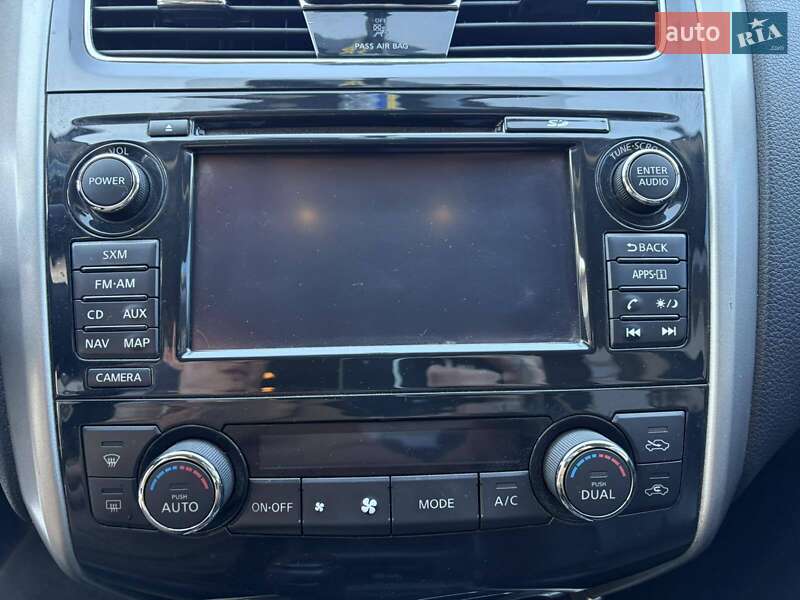 Седан Nissan Altima 2015 в Миколаєві