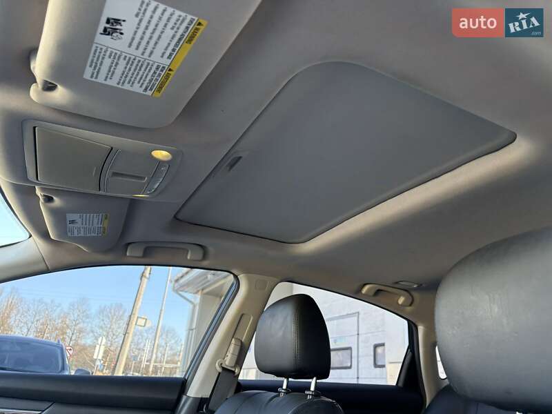 Седан Nissan Altima 2015 в Миколаєві