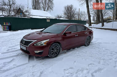 Седан Nissan Altima 2015 в Киеве
