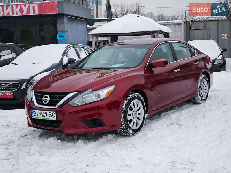 Седан Nissan Altima 2015 в Киеве фото Седан Nissan Altima 2015 в Киеве