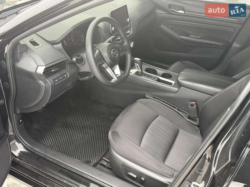 Седан Nissan Altima 2018 в Киеве