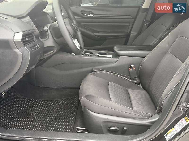 Седан Nissan Altima 2018 в Киеве