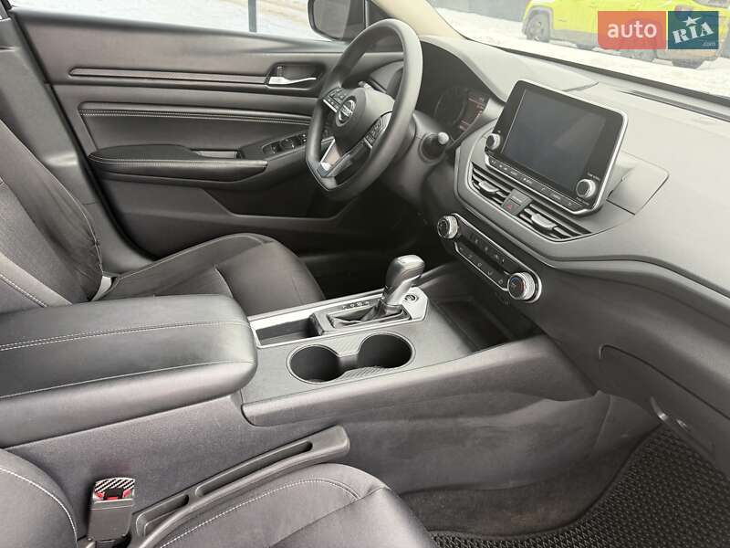 Седан Nissan Altima 2018 в Киеве