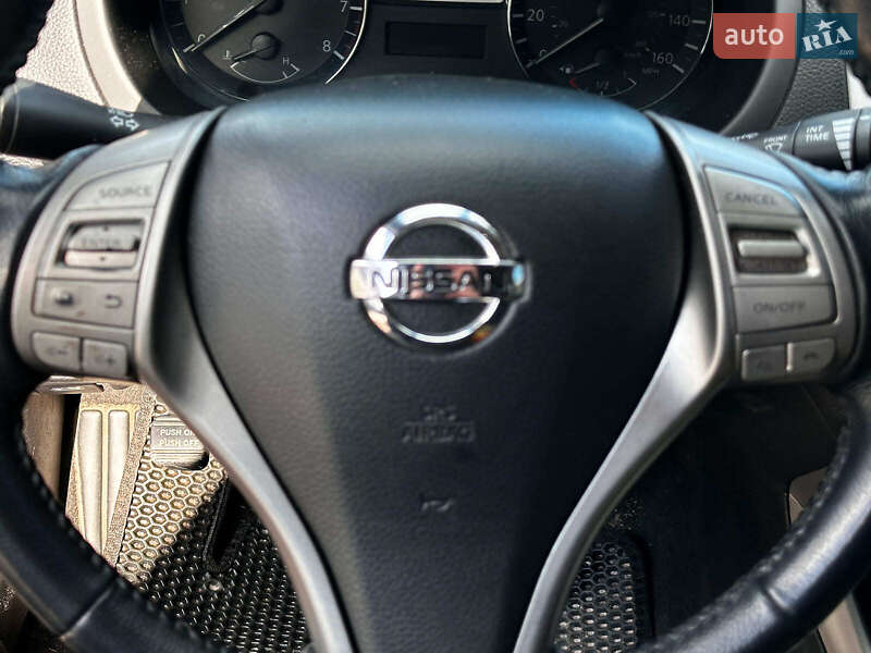 Седан Nissan Altima 2013 в Виннице