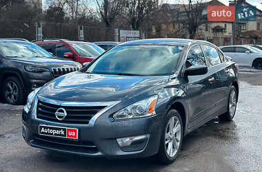 Седан Nissan Altima 2013 в Виннице