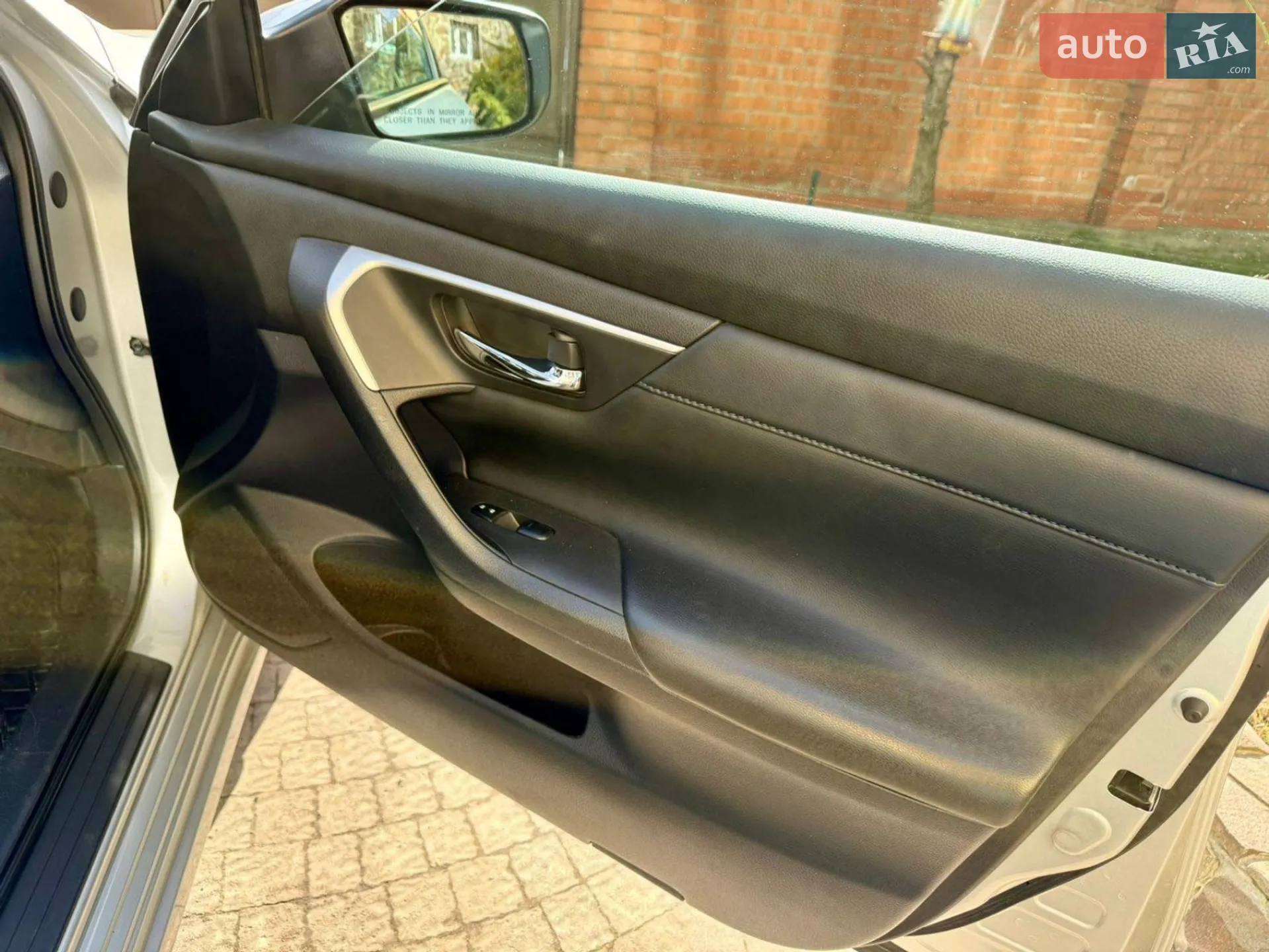 2017 Nissan Altima - мініатюра 17