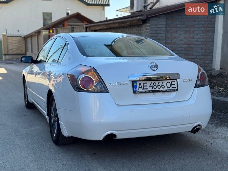 Седан Nissan Altima 2011 в Киеве