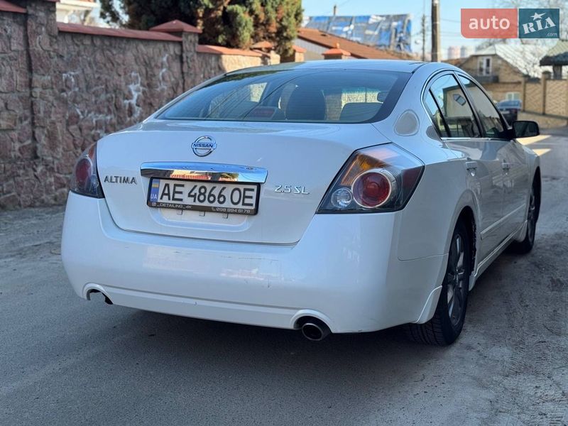 Седан Nissan Altima 2011 в Киеве