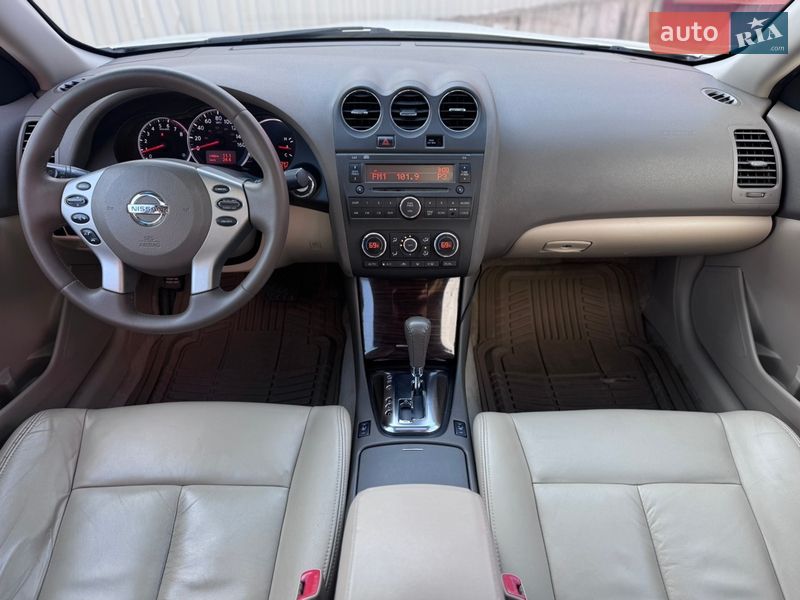 Седан Nissan Altima 2011 в Києві фото 5 Седан Nissan Altima 2011 в Києві