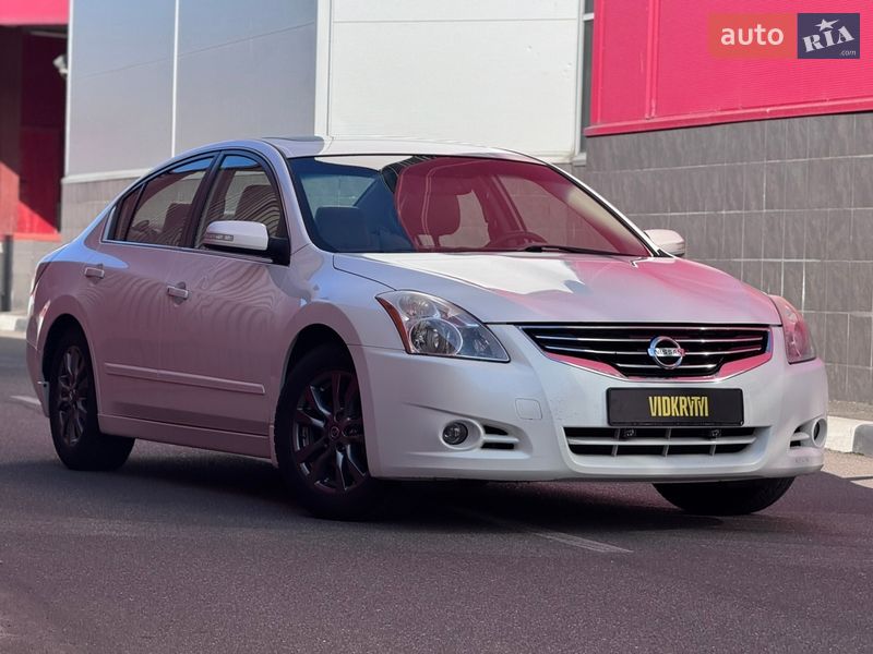 Седан Nissan Altima 2011 в Києві фото 9 Седан Nissan Altima 2011 в Києві