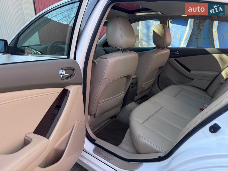 Седан Nissan Altima 2011 в Києві фото 31 Седан Nissan Altima 2011 в Києві