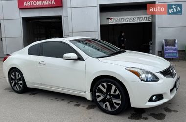 Купе Nissan Altima 2010 в Запорожье