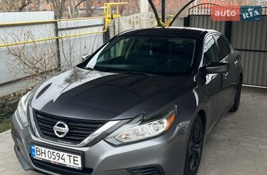 Седан Nissan Altima 2017 в Виннице