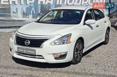 Седан Nissan Altima 2015 в Киеве