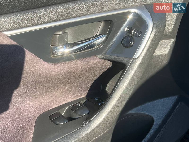 Седан Nissan Altima 2012 в Києві