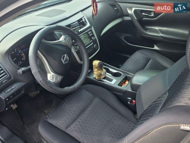 Седан Nissan Altima 2016 в Дніпрі