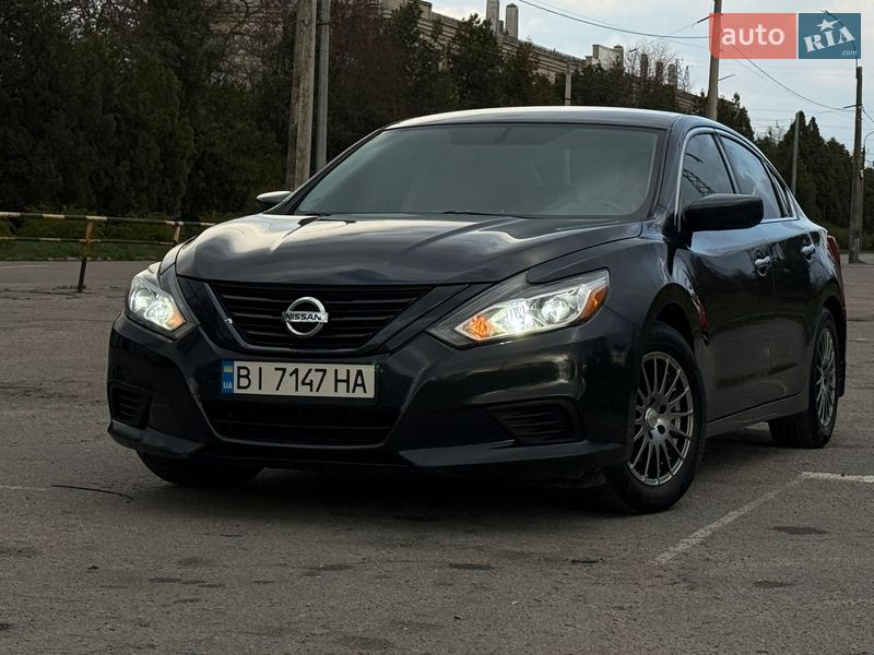 Седан Nissan Altima 2017 в Кременчуге