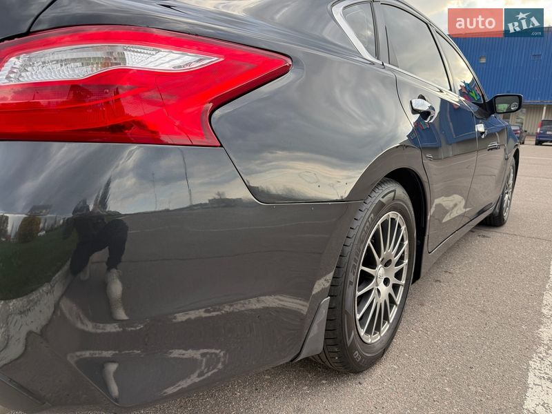 Седан Nissan Altima 2017 в Кременчуге