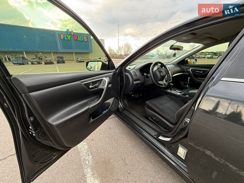 Седан Nissan Altima 2017 в Кременчуге