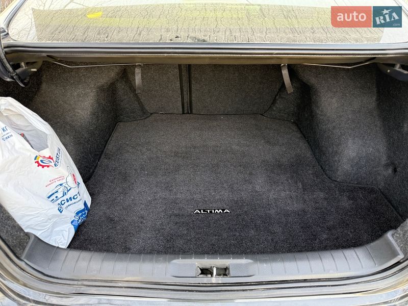 Седан Nissan Altima 2017 в Кременчуге