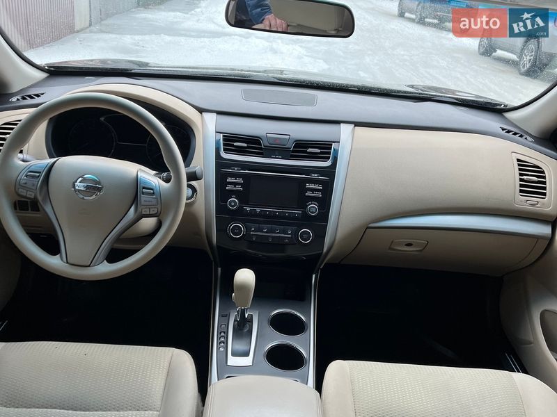 Седан Nissan Altima 2015 в Харкові