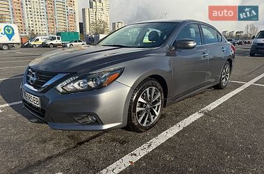 Седан Nissan Altima 2017 в Києві