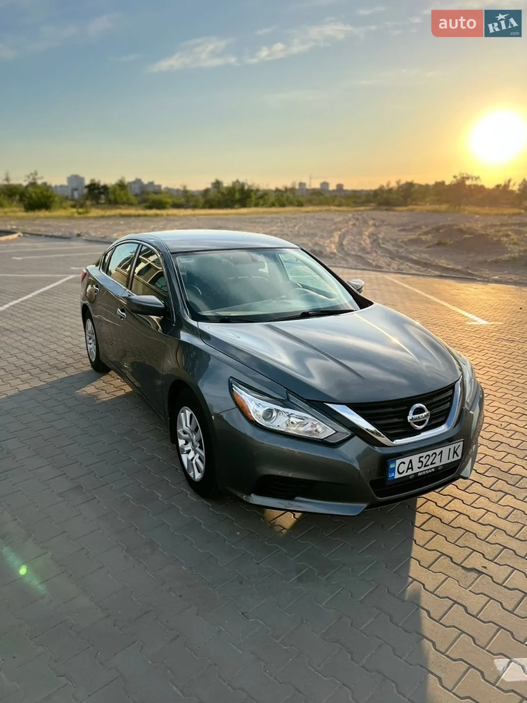 2017 Nissan Altima - мініатюра 2