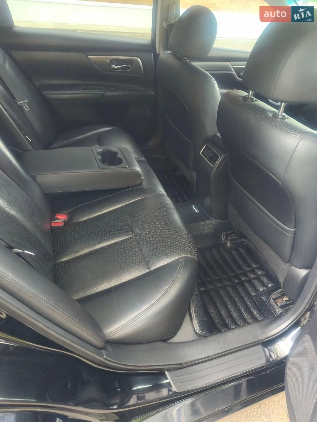 2015 Nissan Altima - мініатюра 16